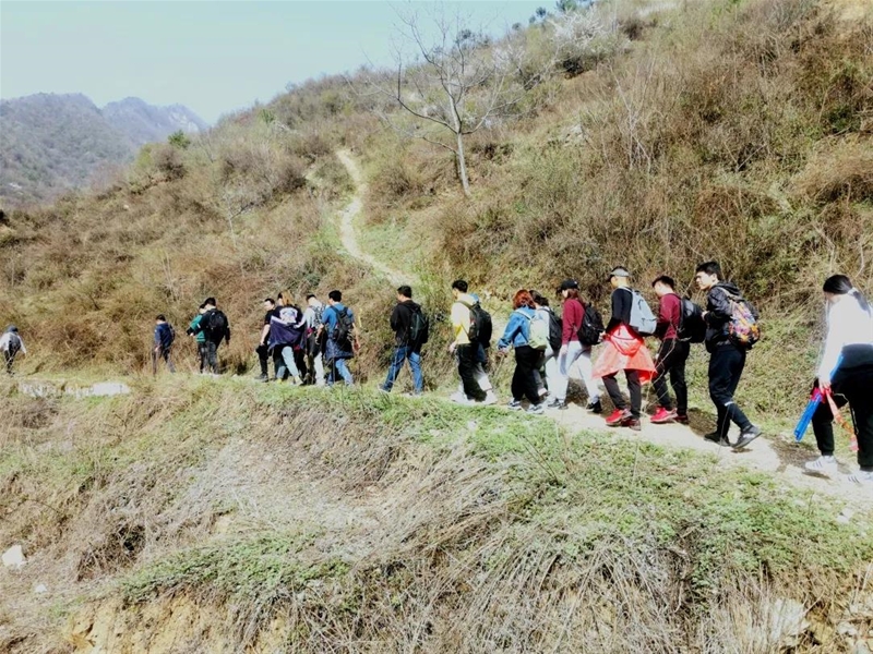 徒步9小時！貝博兒人挑戰(zhàn)2449米東秦嶺第二高峰——箭峪嶺